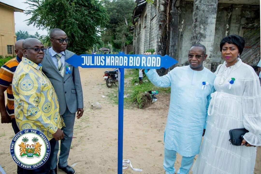 Salonefrontpage's tweet photo. President Bio Commissioned a New road in his home town, with the name Julius Maada Bio Road. #SierraLeone #fypシ https://t.co/DI7PXu0fFu