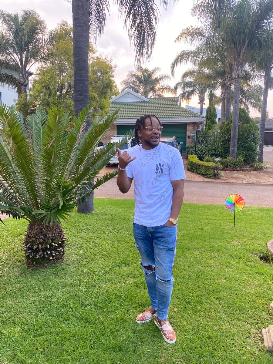 VClebber's tweet photo. Nova música disponível hoje no youtube,  artista de origem 🇦🇴  residente em  🇿🇦
“ where are I am from”
https://t.co/OscmnaYSSS https://t.co/yLvq0pff21