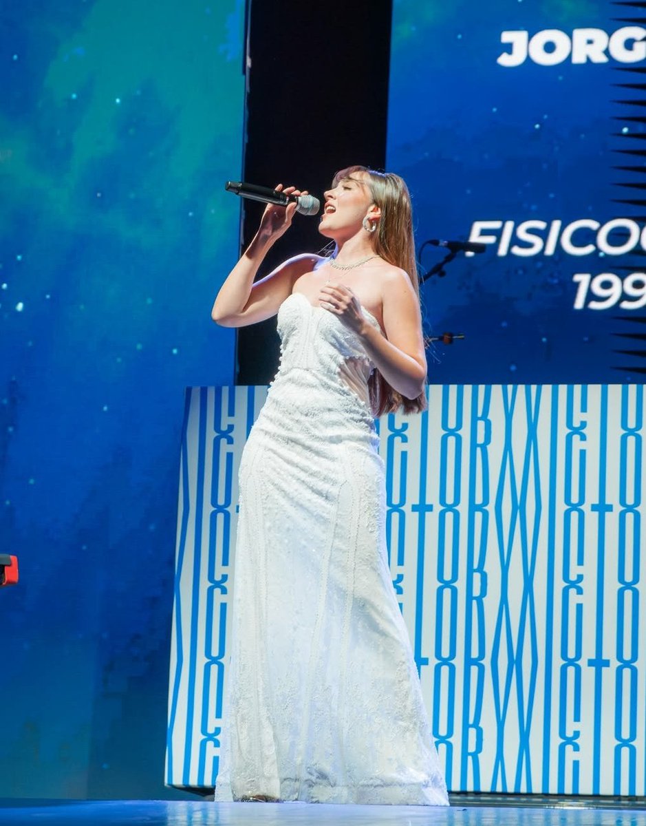 doubleaae's tweet image. te amo Elaine vestida de blanco, verdaderamente pareces un ángel