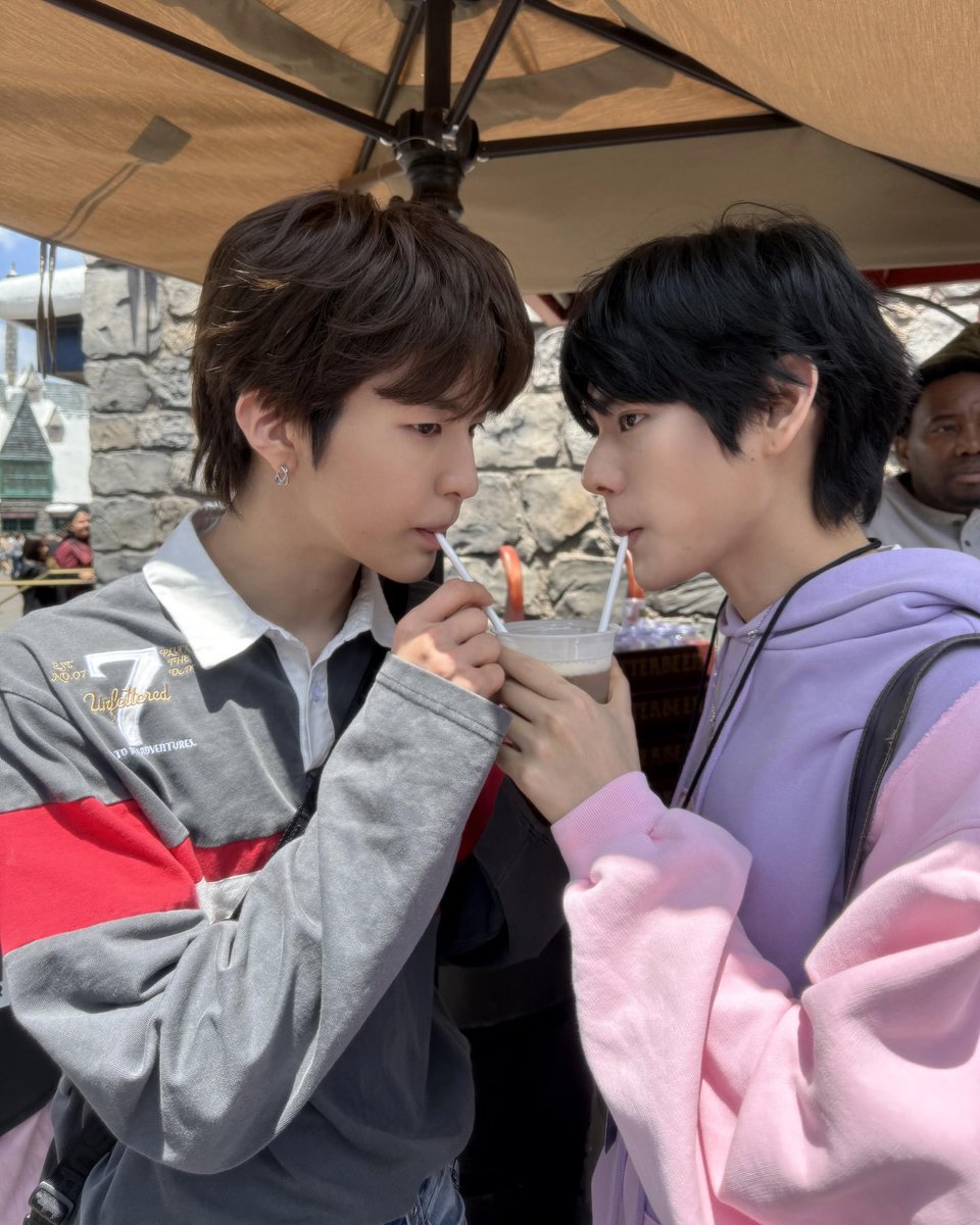 nyomisan's tweet photo. ニコラスお誕生日おめでとう🎊🥹🖤❤️🔥
堂々と顔ペンしててごめんな…
キュートなニコラスと皆んなのケミを今年は沢山見たいよ!
絶対デビューしてSMの未来になろう✊
#NICHOLAS_21stBirthday
#학래생일_과감하게해_믿을게
#HAPPYNICHOLASDAY
#NICHOLAS #SMTR25
#니콜라스 #ニコラス
#이학래 #李鹤来 https://t.co/XVF5t4IveP