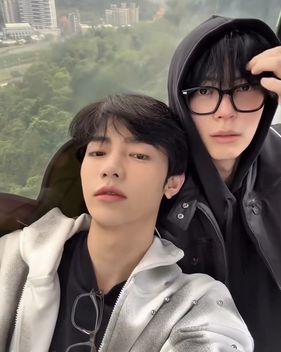 haodoeuvre's tweet image. putting these side by side feels like an uppercut