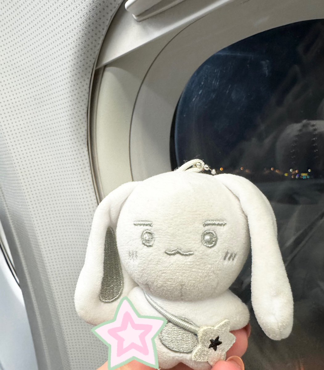 251227 Heading to Seoul✈️✨ 空港でpop見て今から韓国へ♡ #성화