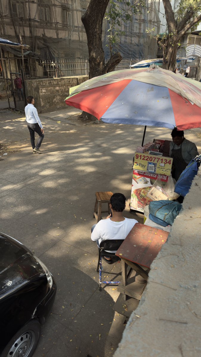 adwait_bjp's tweet photo. ⁦⁦@mybmcWardD⁩ @GamdeviPS encroachment on the road &amp; creating chaos, hindering traffic  #BMCWardD #GamdeviPoliceStation Location at :- Near Kennedy Bridge Nana Chowk Opposite to, Jyoti Studio Compound, Mumbai https://t.co/gAmwNN5y7M