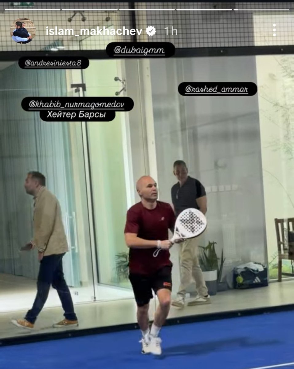 Lo más random que verás hoy.

Iniesta en una historia de Islam Makhachev.