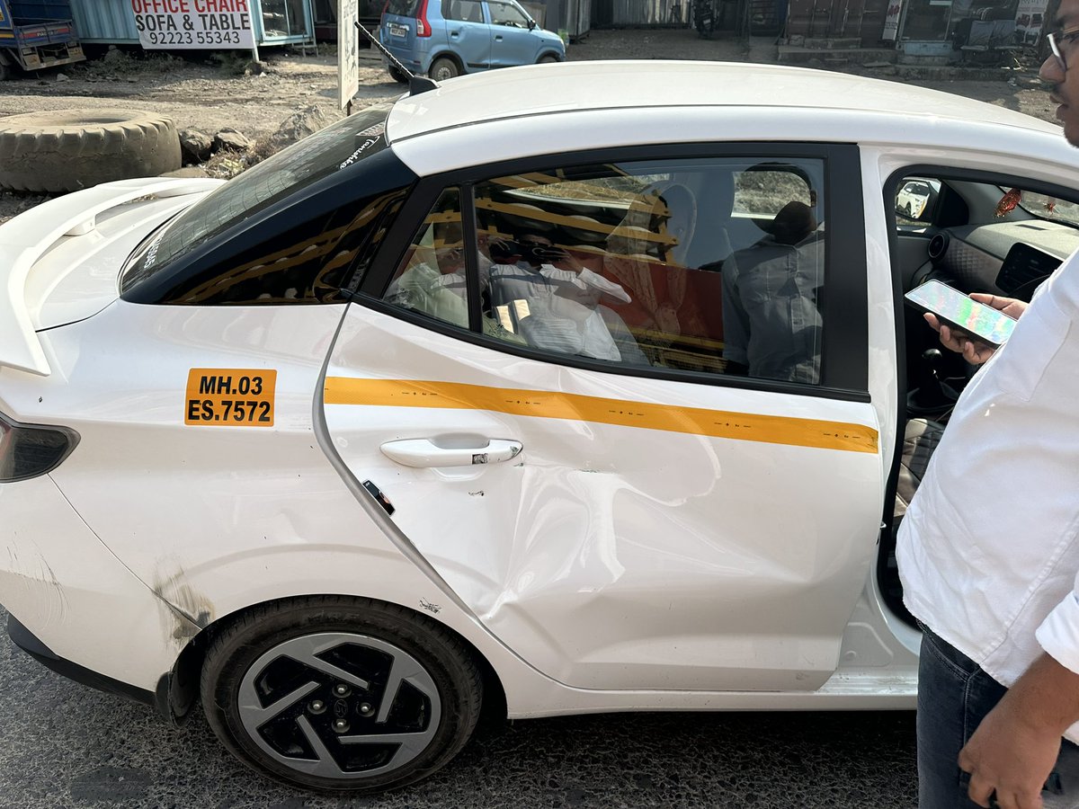zulfithegreat's tweet photo. VEHICLE NO MH58 B 5529 hit n run uber vehicle no MH03ES7572 on Mahape road going left towards vashi @Navimumpolice travelling with family n kids https://t.co/4psnnVgitU