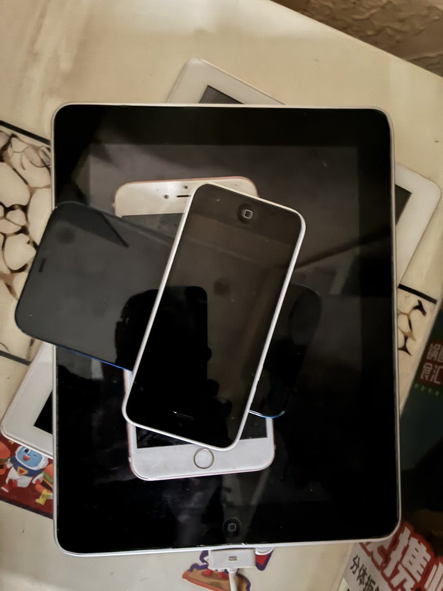 打包全部卖给收破烂的，一共130人民币，其中最贵的竟然是第一代ipad （30元）出乎我所料