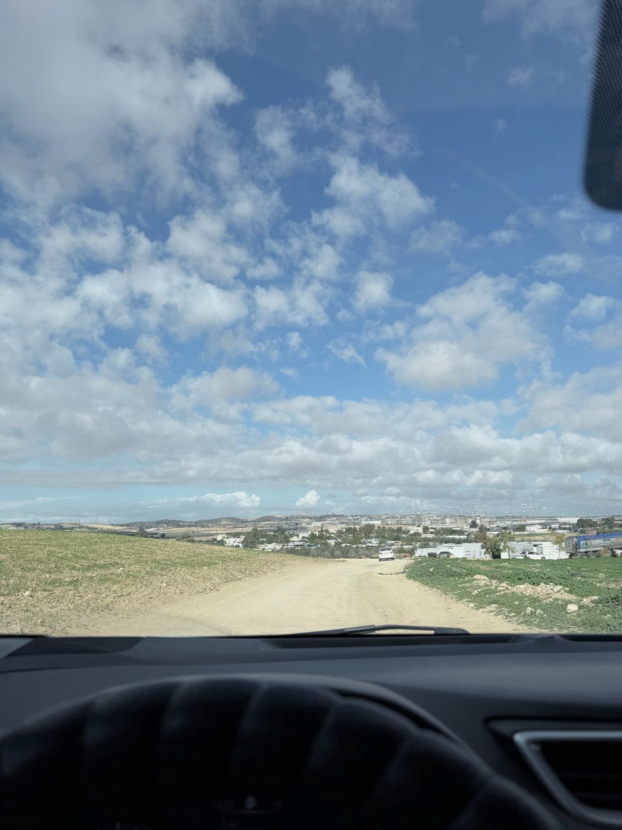 "إذا حقّق العبدُ التوكل على الحيّ الذي لا يموت؛ أحيا اللهُ له أموره كلّها وكمّلها وأتمّها؛ فنسألُ الله أن يرزقنا توكلاً يُحيي به قلوبنا وأفعالنا، وديننا ودنيانا، ولا يكلنا إلى أنفسنا ولا إلى غيره طرفة عين ولا أقلّ من ذلك، إنّه جوادٌ كريم".