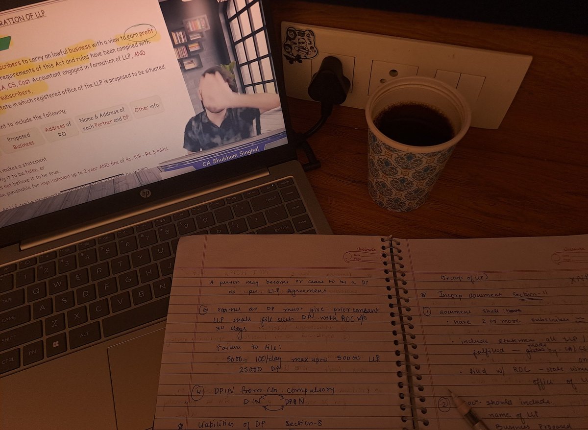 swmjiya's tweet image. coffee as a companion and not as a beverage #studytwt