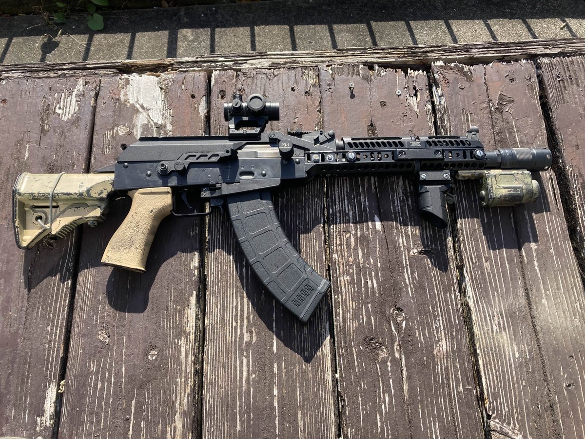 suzusiro_02's tweet photo. LCT AK SBR
LCT AKM receiver with LWRCI UCIW

#サバゲー
#airsoft
#Страйкбол https://t.co/TAHasjEMC4