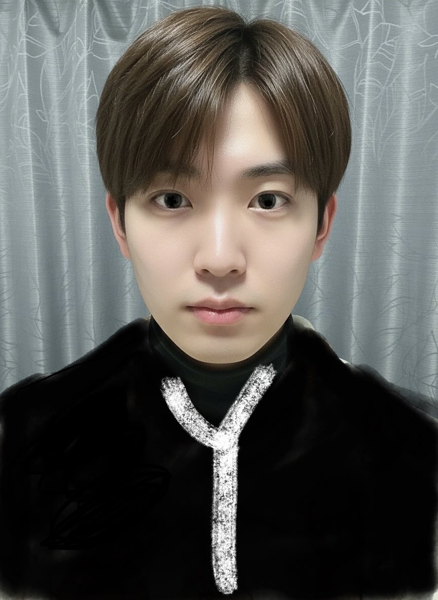 流行りらしいから
やってみたけど誰やねんΣ＼(ﾟДﾟ;)