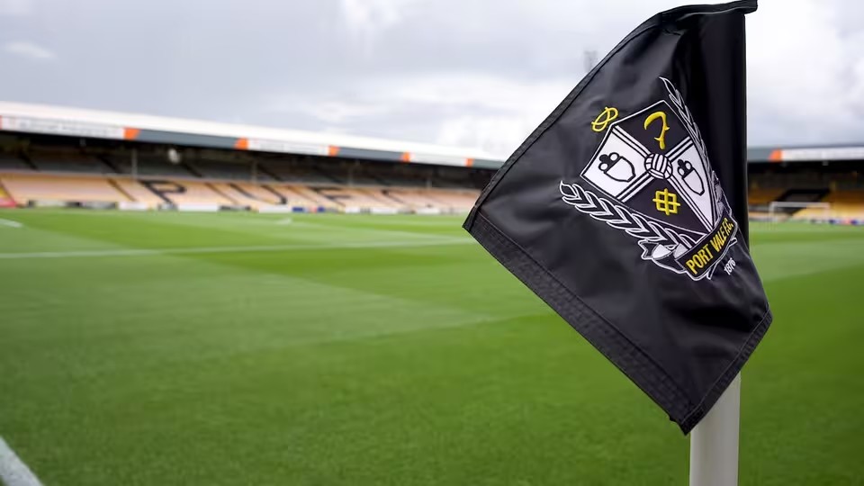 FrankLaTank1876's tweet photo. Its already to late to now stay up but if @OfficialPVFC want fans back in the ground they need to make the announcement today. Carol, Matt and the rest of the board have really screwed this season up. #tinpot #pvfc #relegated #mooreout https://t.co/XiUs31klzr