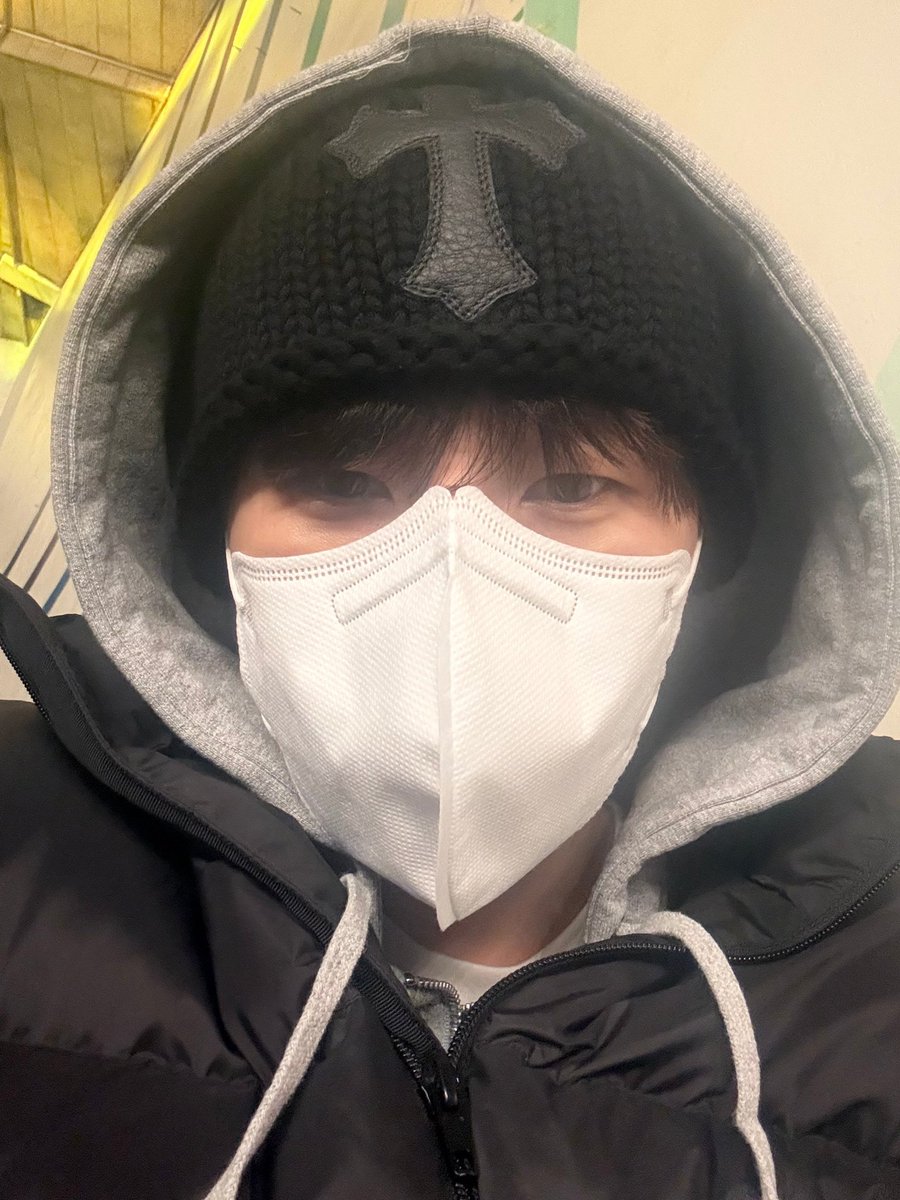 ifntinfo's tweet image. [PIC] 251227 INFINITE Sunggyu Bstage Update

"Nell's Room!!! Oh yeah😄"

#인피니트 #성규 #김성규 bit.ly/4qnc0uV