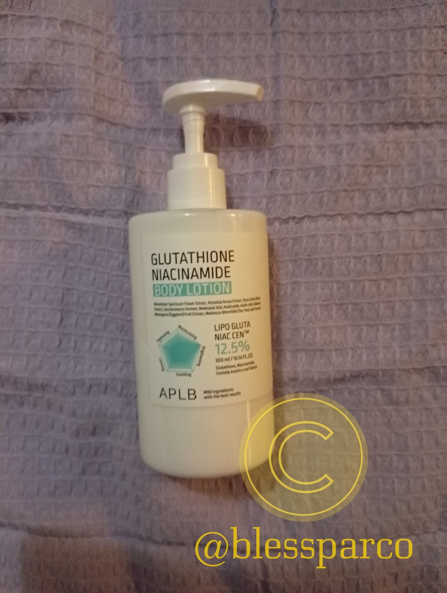 blessilda_venus's tweet photo. It absorbs to the skin very quickly, it's super lightweight, and it makes my skin feel soft and smooth. ✨😊 #YesStyleInfluencers #YesStyleReview #APLB 
Please use my influencer code BLESS14344 for an extra discount on #YesStyle https://t.co/YnLq6tbHiE