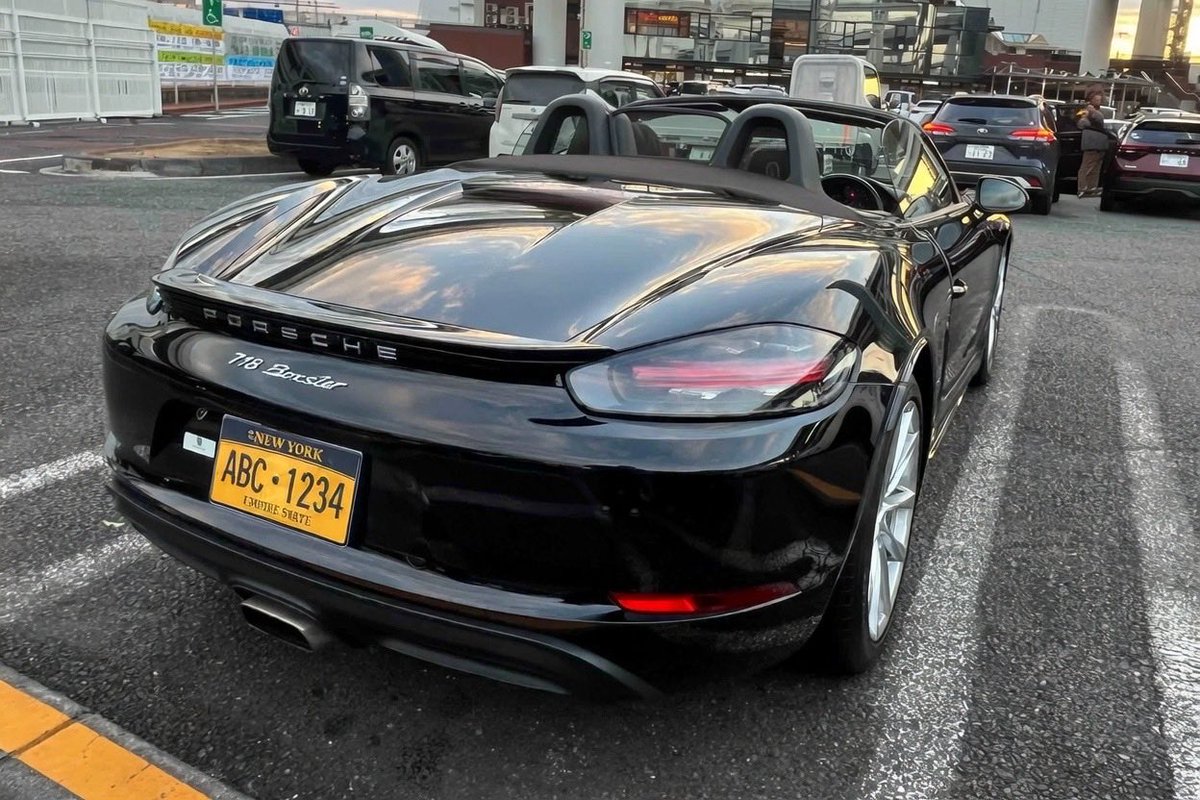 OBUNGUBMW's tweet photo. 本日、718 Boxster 納車されました！！！🥹✨
ずっと憧れてたメーカーでまだ夢みたい😭💕
早速首都高上がったけどハンドリング最高すぎ🥺
これから大事に乗り倒します！！
ポルシェ乗りの皆さん、よろしくお願いします🙇‍♂️
#718Boxster  #ポルシェ #納車  #車好きと繋がりたい #ポルシェ乗りと繋がりたい https://t.co/InDCAqn5vw