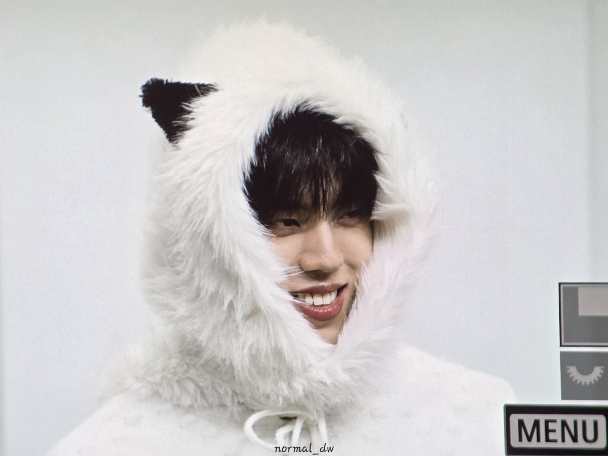 251227 프롬3차 팬싸 preview

고먐미🐈‍⬛

#장동우 #JangDongWoo
#솔로 #컴백 #AWAKE 
#SWAY #SWAY_Zzz