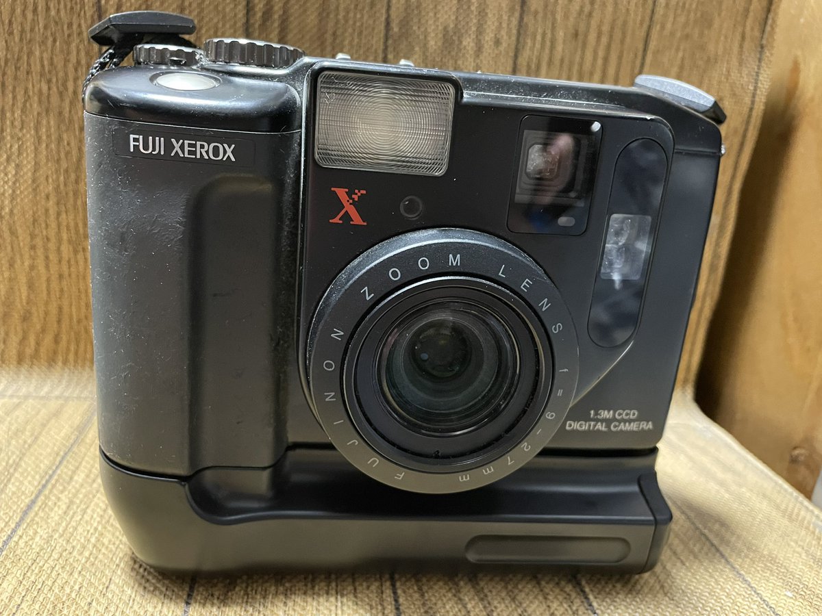 もう変なカメラは買わないよーにしてたのに500円で転がってたから