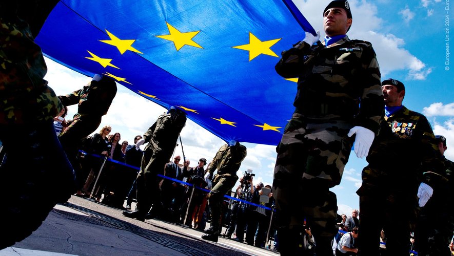 L'Europe n'est pas un paillasson sur lequel n'importe quel dirigeant américain (ou algérien) peut s'essuyer impunément  les pieds. Nous sommes une puissance qui peut et doit s'assumer. En commençant par contrôler qui - et quelles marchandises - rentrent et sortent de nos pays.