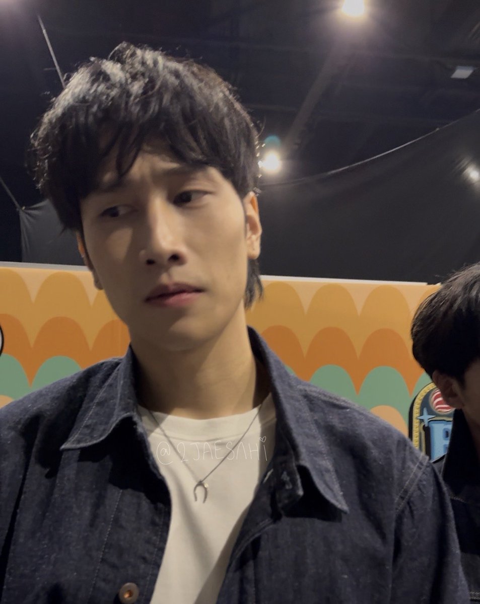 : วันนี้น่ารักเหมือนไข่ต้มเลยอ่ะ
บบ : เหมือนไข่ต้ม…?

ขอโทด545555555 กุสร้างทรอม่าให้บบอีกละ 

#BeOnCloudXmasNewYear2026
#BibleWichapas #bsumone