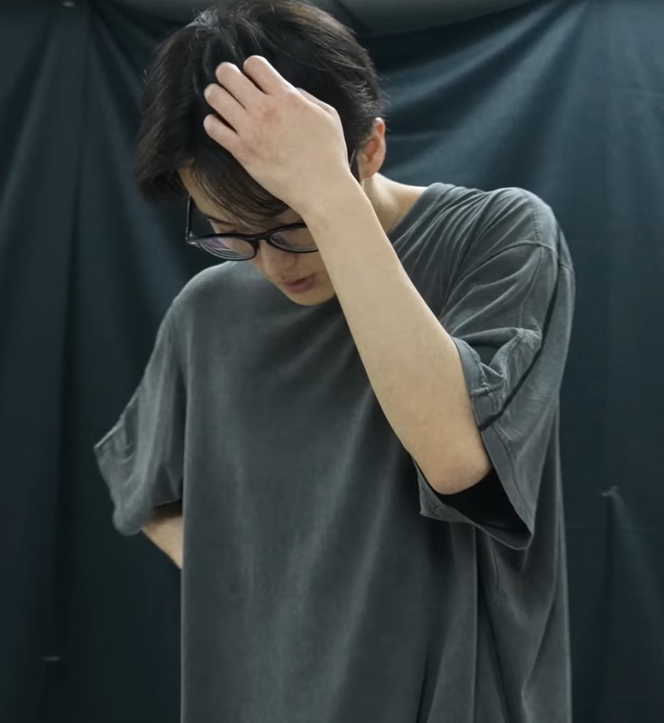 remermarkram's tweet image. พี่ม้าค ถาปัต เข้ามอตอนเช้า แต่เพิ่งตัดโมเสร็จตอนตีห้า