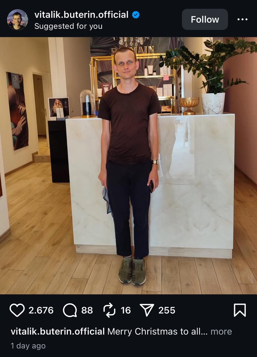 Perlabee's tweet image. Ethereum founder, Vitalik Buterin says Merry Christmas 🎄
