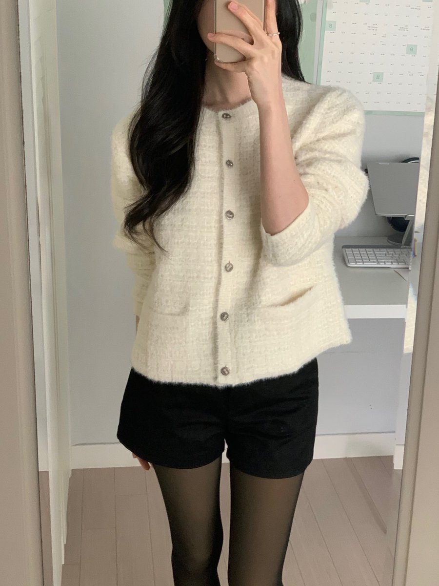 imdorimidori's tweet photo. #광고 #RT이벤트 

좋아하는 무드 가득 담은 연말룩 타래 •｡🦢
ㄴ 연말약속 • 하객룩으로 입기 좋은 아이템 위주

#RT 추첨 한분께 제 최애쇼핑몰 슬로우앤드의 트위드 가디건을 보내드려요 .ᐟ https://t.co/ydci43h7ur