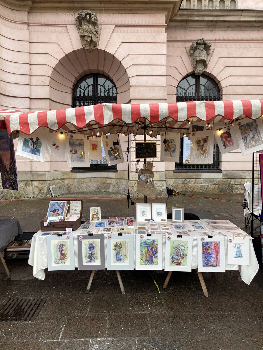 Der Tag kann beginnen :)
Grüße vom Markt! 
(Hab Tee dabei. Tasse vergessen)