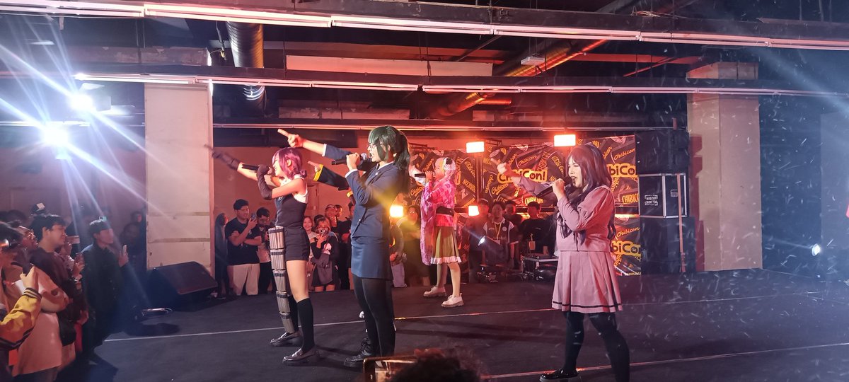 cingnomp's tweet image. Pertama kali nonton idol2 gini wkwk