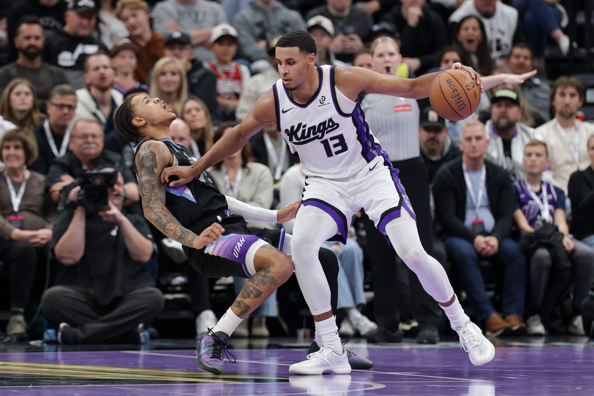 HoopsRumors's tweet image. The Kings' Keegan Murray is dealing with another injury: hoopsrumors.com/2025/12/keegan…