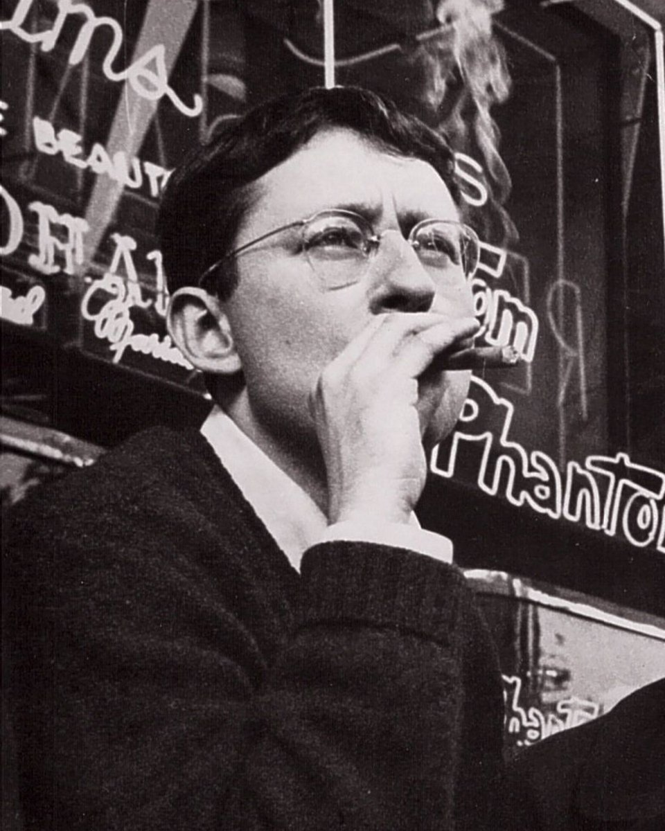 TheHistoryOfSo1's tweet image. French Marxist and leading member of the Situationist International, Guy Debord was born Dec. 28, 1931. Debord, who wrote "The Society of the Spectacle," transformed the Situationists from an artistic into a political movement that influenced the May 1968 events in Paris. #OTD