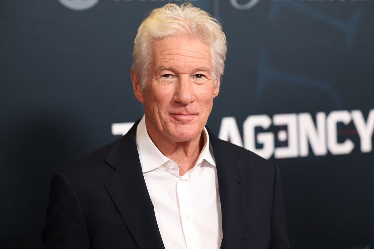 DisavowTrump20's tweet image. Actor Richard Gere on Donald Trump: “We have a president who’s not only crazy, he’s a dark presence. And it’s happened so quickly. Six months, he’s almost destroyed our country”

RETWEET if you stand with Gere against Trump!