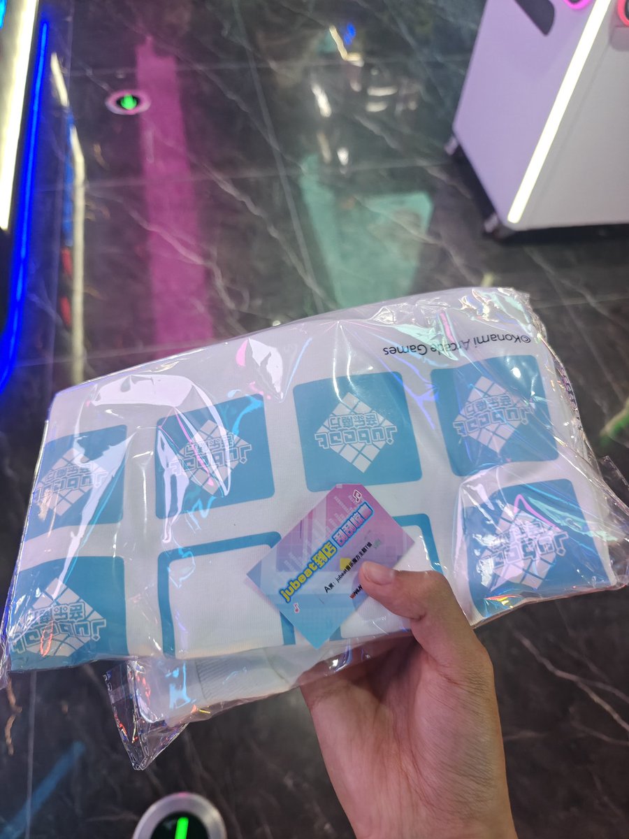 一发抽中A赏
然后就是间隔好大。。。