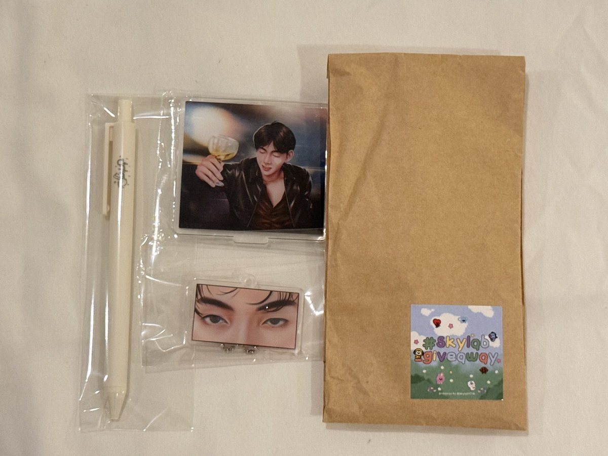 daisy_twt5's tweet photo. มารีวิวความน่ารักของ Giveaway ค่ะ
น่ารักทุกอันเลย ทุกคนตั้งใจทำกันมาก รู้เลยว่ามี่รักน้องแทกันเยอะจริงๆ ขอบคุณนะคะ🫶🏻🥹💜
#VsArtRadioLounge #GAWBYNINGIX #givebyfapsj #Skylab_giveaway #iprefersg https://t.co/9gvYt3FYlO