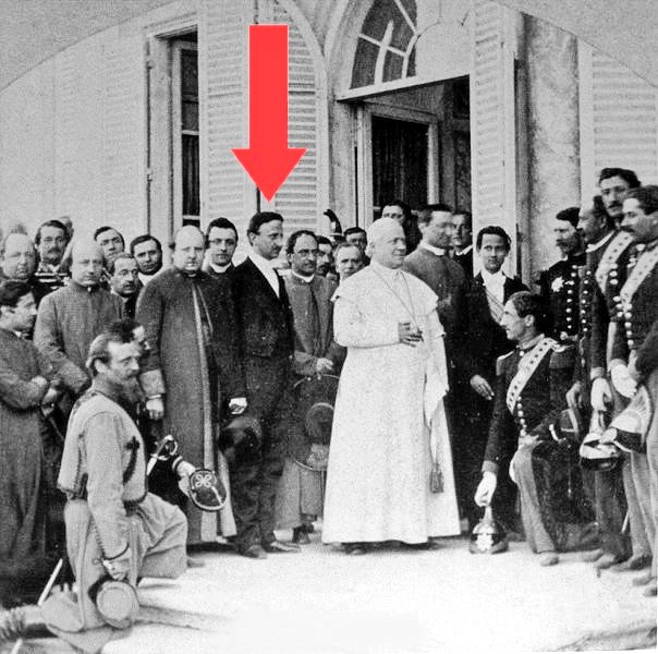 On this day 131 years ago, Servant of God Francis II of the Kingdom of Two Sicilies at 58 years old gave his soul up to God

He suffered against the same enemies of the Church that the Papal Zouaves fought against. Eventually, Bl. Pius IX, like Francis II, lost his territory

1/3
