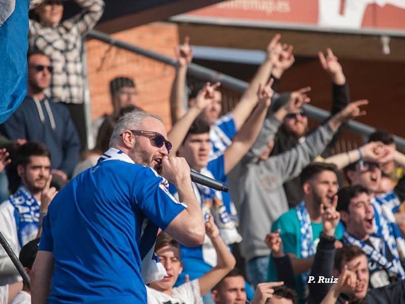JAIRO, líder y capo del Frente Onuba (Recreativo de Huelva) 🔵⚪️ esta luchando por su vida…..

Un histórico del mundillo, con mucho recorrido y que tanto amigos como enemigos lo recuerdan como a un tipo con honor, cojones y mentalidad.

¡ MUCHA FUERZA Y QUE SALGA TODO BIEN !