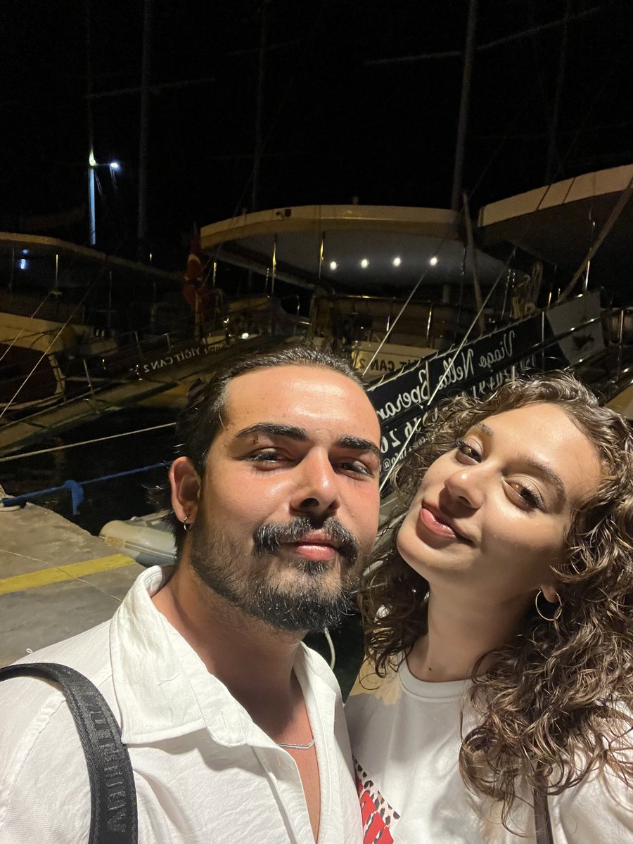 sen ne anlatıyon ne abla gözünü seveyim be abii