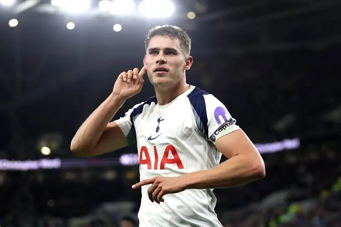 StoneBarca's tweet image. Micky van de Ven should sign a contract over 2030, which should include a transfer clause that the agent wants.

#spurs #tottenham