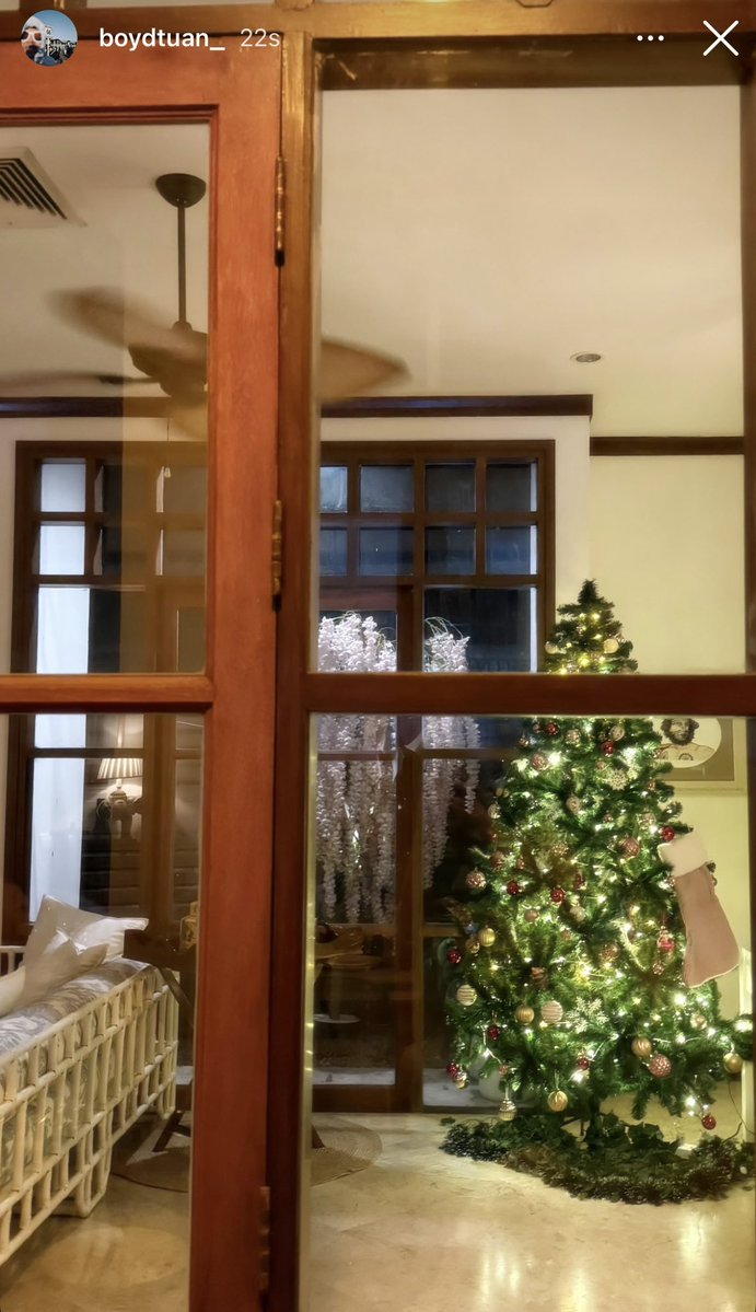 น้องนิไปกินเลี้ยงหย๋อ เห็นพี่บอยลงที่เดียวกันเลย แฮปปี้นะหนู