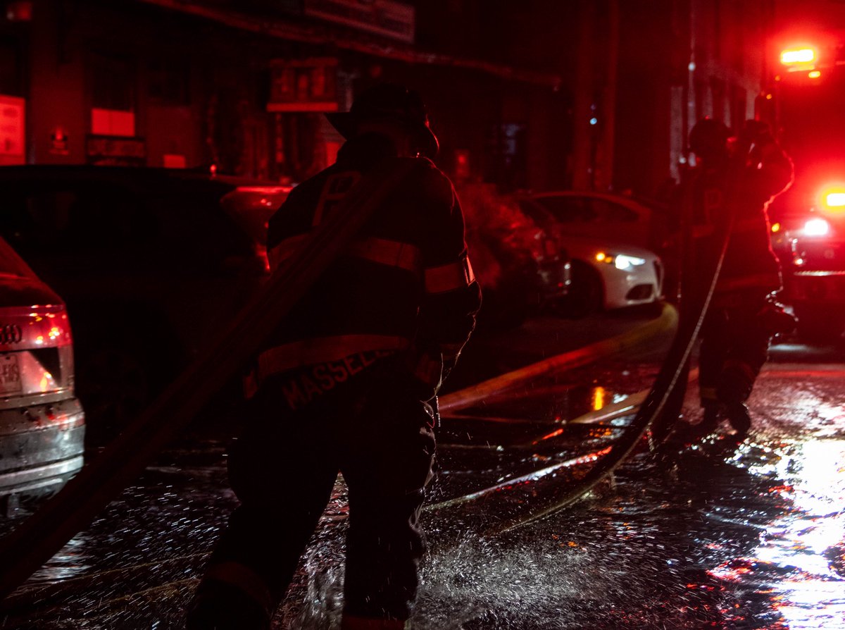 robertnettles02's tweet photo. 12/26/2025 Portland, Maine Firefighters working last nights 3 alarm building fire on Custom House Wharf https://t.co/lWlQAhCxgv