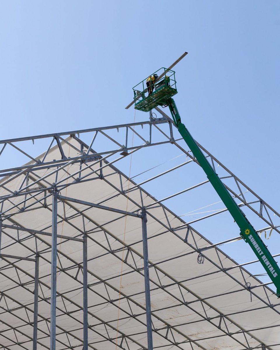 BRITESPAN's tweet photo. Hot dip galvanized steel trusses form the backbone of Britespan buildings, delivering corrosion resistance and engineered load capacity for long-term use across agriculture, commercial, and municipal sites.

#Britespan #EngineeredStructures #GalvanizedTrusses https://t.co/fGokE8cSxT