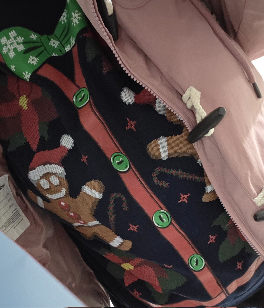 마지막 연말모임 🧡 
기다린만큼 즐겁고 늘 그랬듯 편안한 시간이었다.
마니또도 넘 재밌구 선물도 하나하나 다 너무 좋았던거야~ ꒰ ⸝⸝ɞ̴̶̷ ·̮ ɞ̴̶̷⸝⸝꒱ 

사진은 없지만 문구뜨개맛돌이들이 다있었음..
지가 봣구먼유 ..! 엽서도 쓰구~! 

feat. 오늘도 어글리맨투맨와 함께함🎄