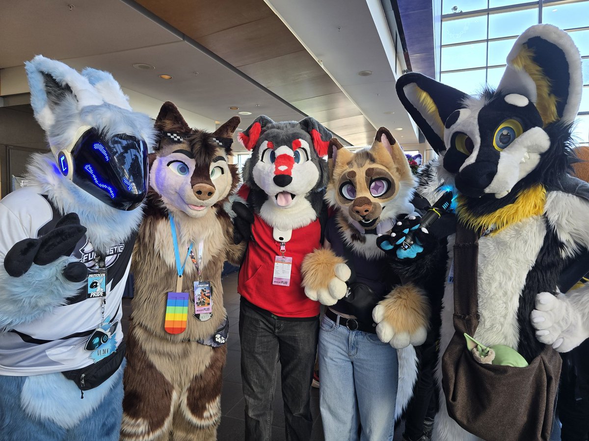 MazeyCabbit tweet media