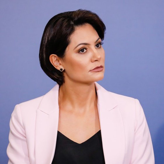 Não é o Léo Lins tweet media