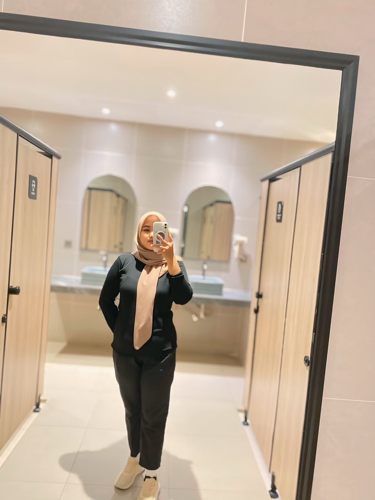 ulfaaaans's tweet image. nampak 45kg😌