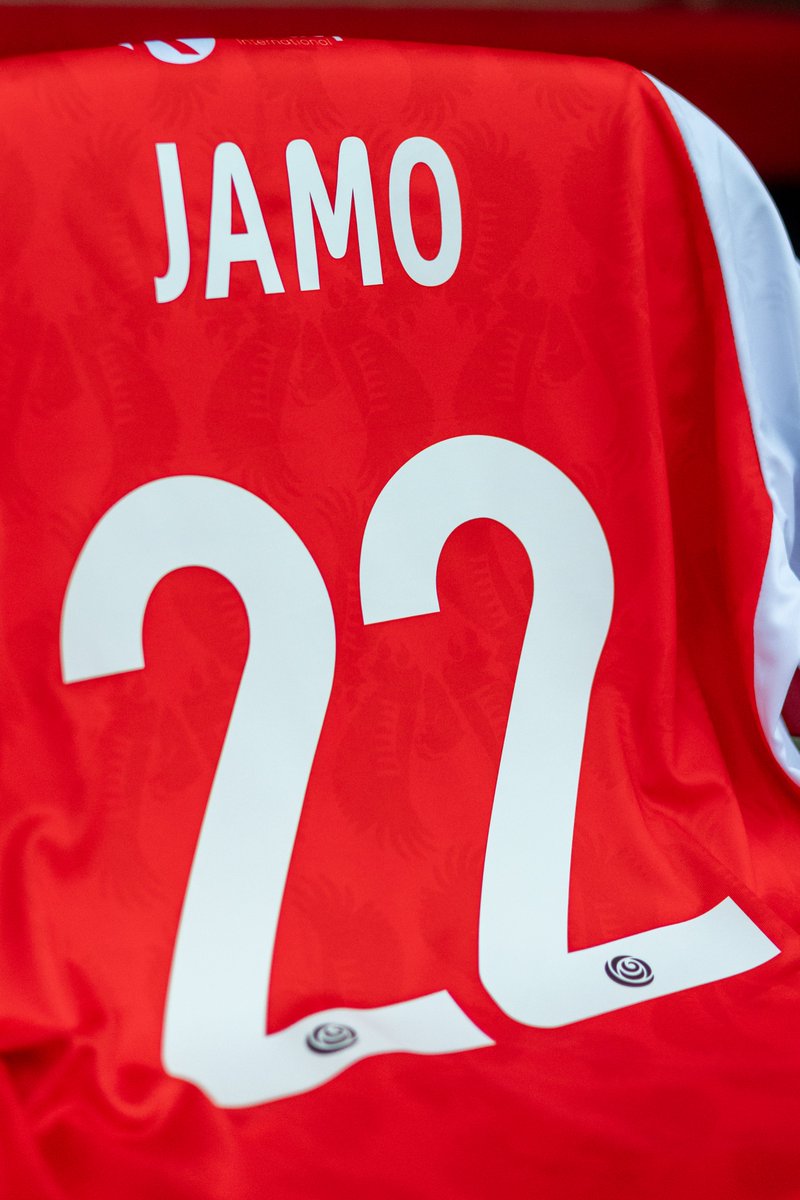 Scimitar Custom tweet media