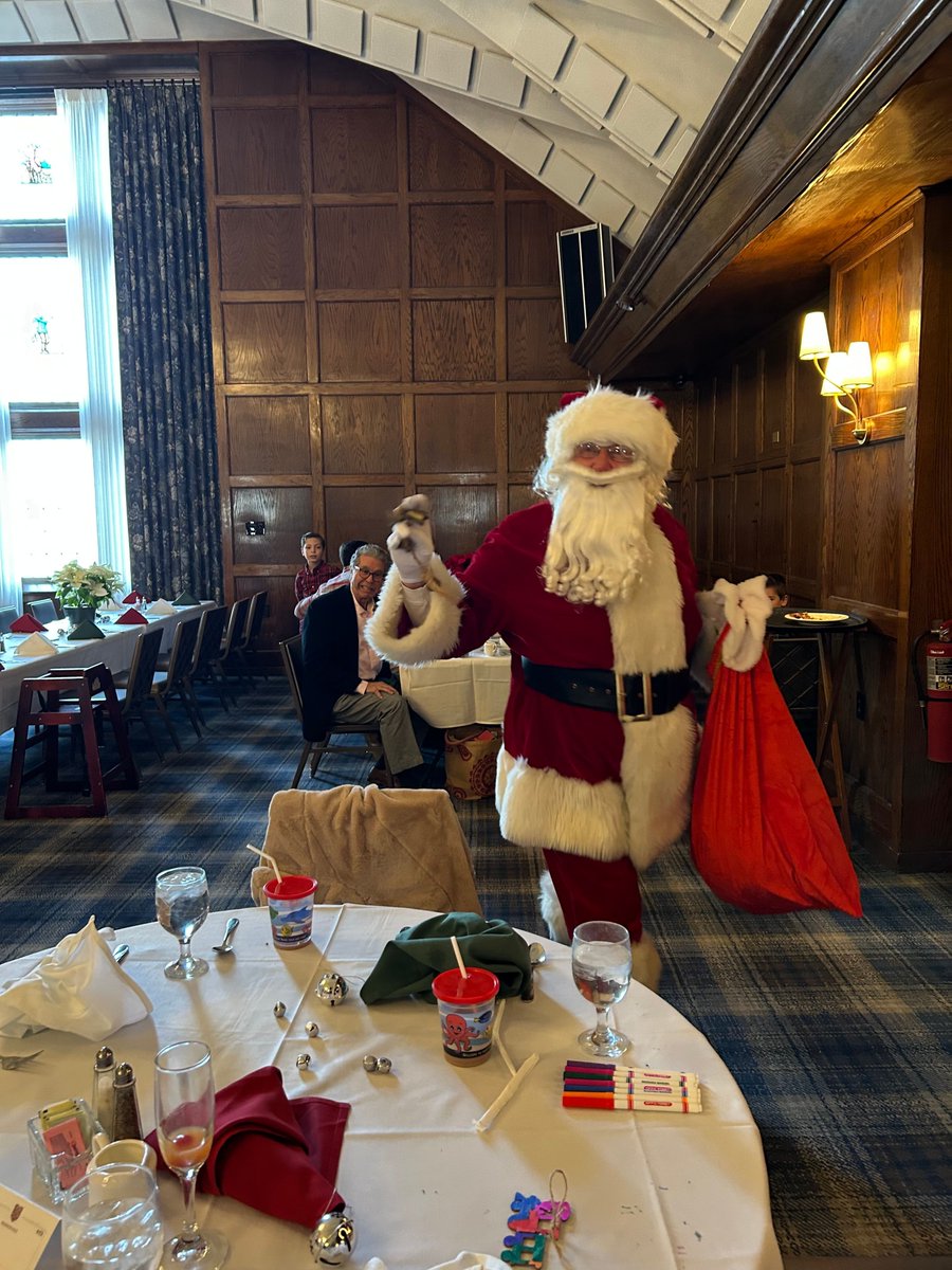 chartierscc's tweet image. The holiday season came alive at Chartiers this past weekend as Santa made a special visit during our Children’s Holiday Parties. It was wonderful to see so many smiles, laughter, and festive cheer shared by our families.