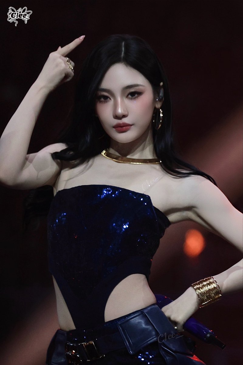 C1ee_Ning1023's tweet image. 251225 SBS👸🏻

#닝닝 #에스파 #宁宁 #宁艺卓 #AESPA #NINGNING #ニンニン