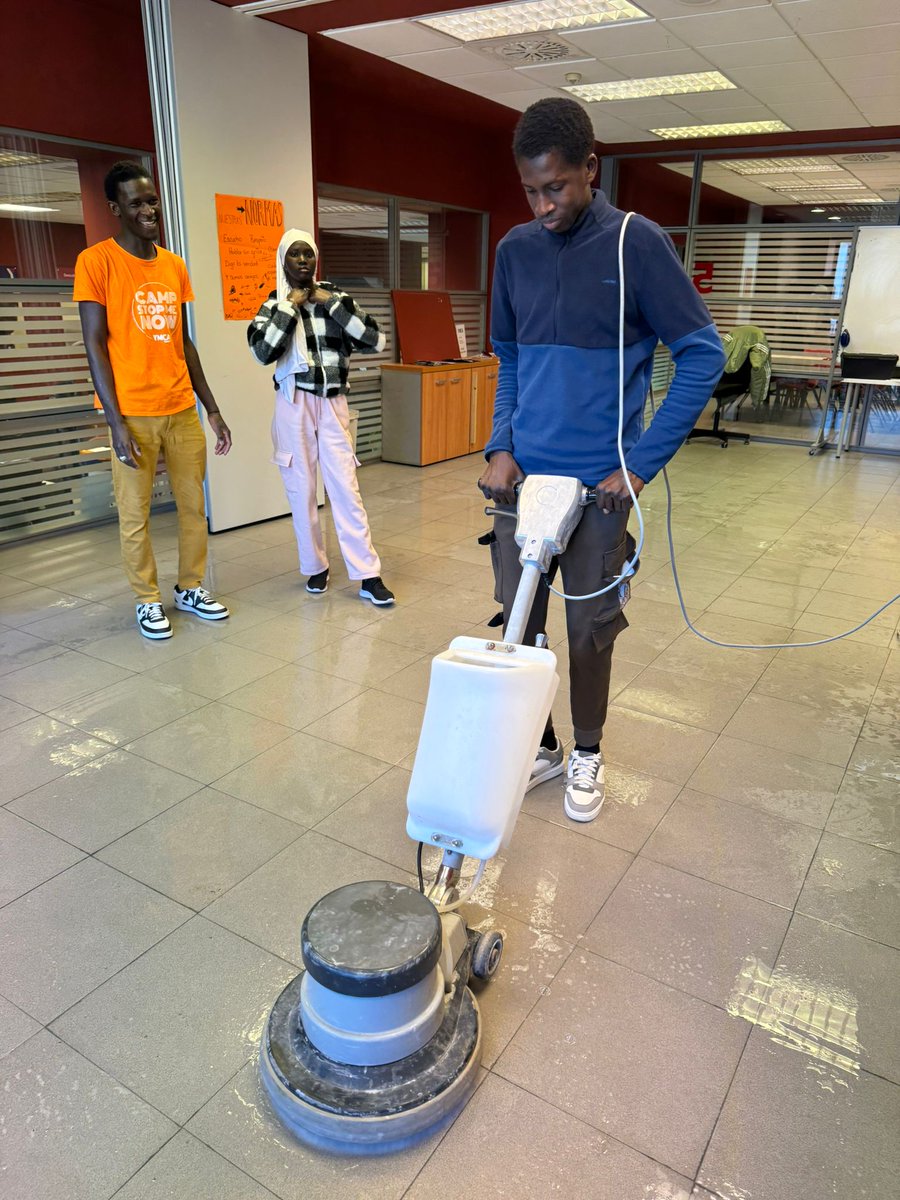 YMCA España tweet media