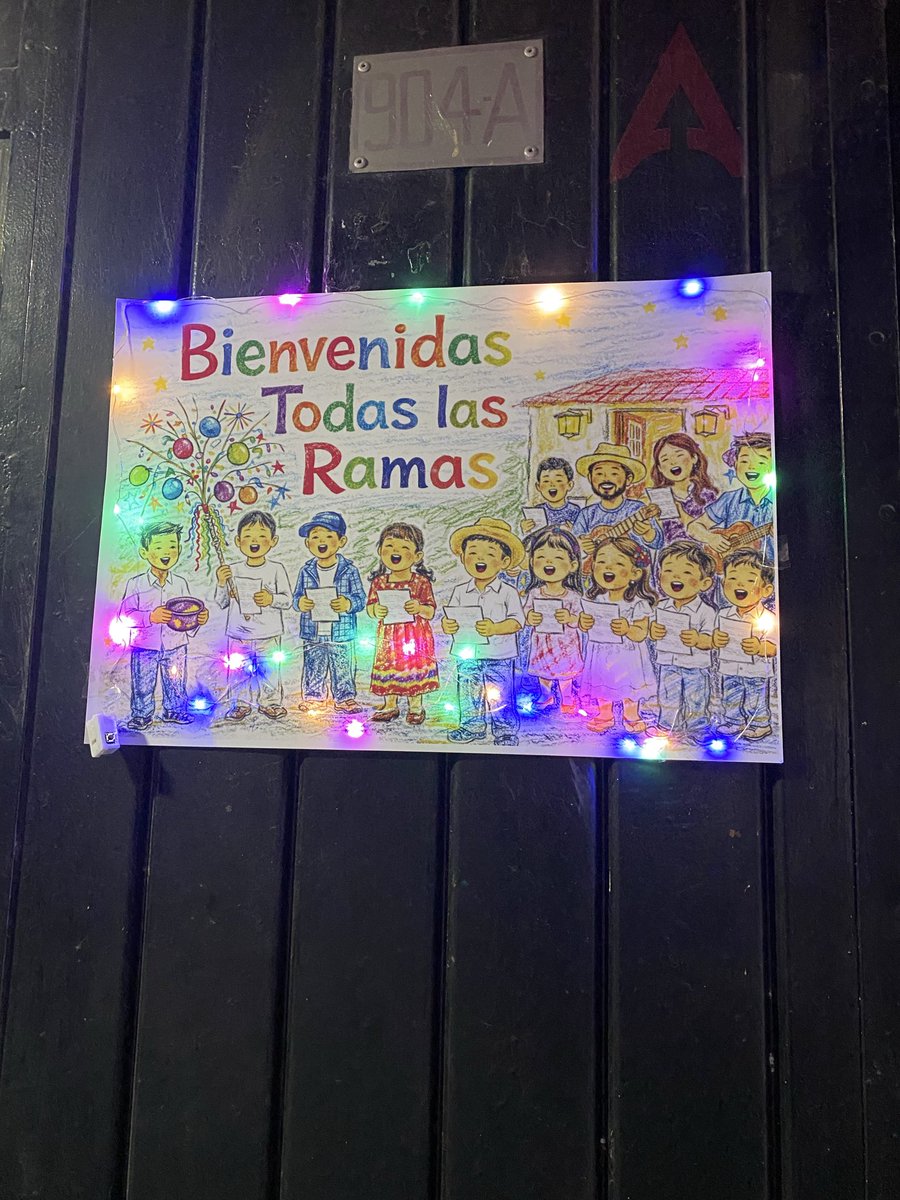 kroesline's tweet photo. “¡Está fue la mejor casa!”, así me dijeron unos niños de #LaRama el mero 24/DIC/25. Gracias ramas, por venir a mi casa y hacerme feliz https://t.co/cok3TNnUaj