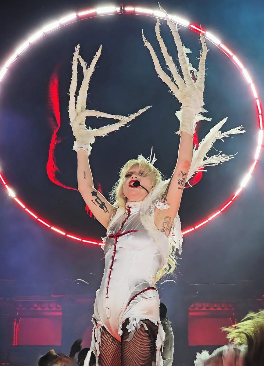 Gagatwts's tweet photo. https://t.co/vIxfUDWuwH