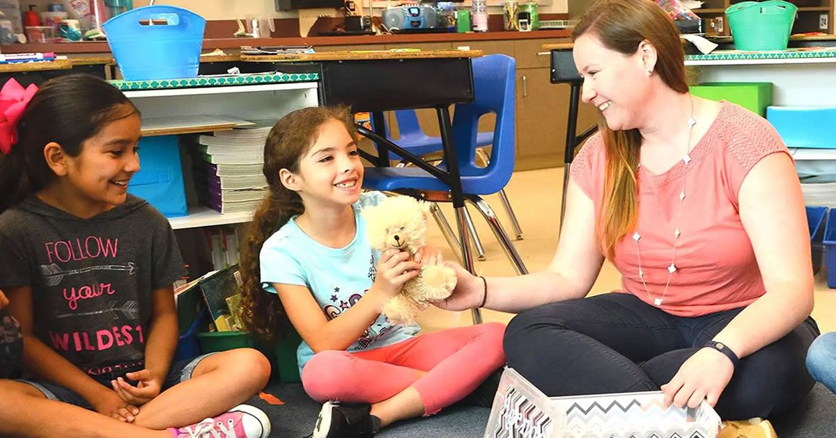 Great article for ESL kids teachers!😆 
Create a weather board for ESL kids lessons 
How to make a weather board to use in your ESL kids lessons? Instructions, downloads and video here. 

eslkidstuff.com/teachers-knowl…